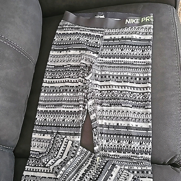 Nike Dri-Fit Leggings - Picture 7 of 7